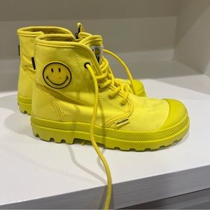 Kids Palladium smiley boots